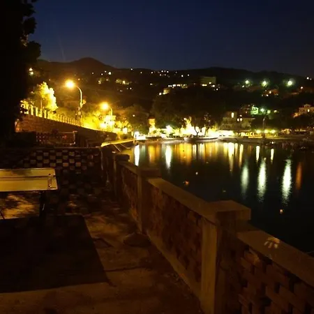 In With Sea View, Terrace, Air Conditioning, Wifi Ika