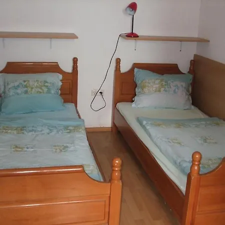 Lägenhet In With Sea View, Terrace, Air Conditioning, Wifi Ika