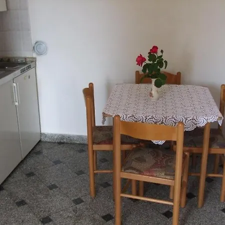 Apartment In With Sea View, Terrace, Air Conditioning, Wifi Ika
